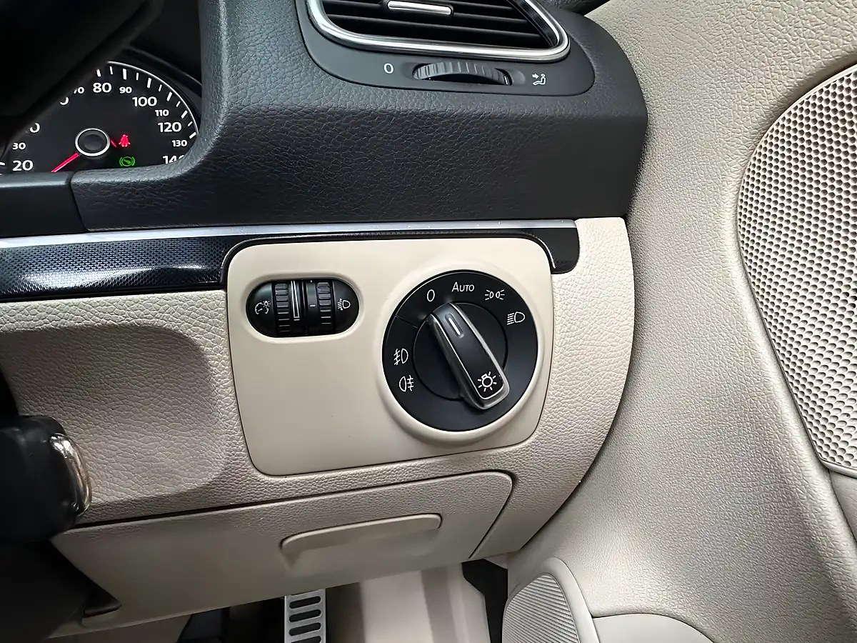 Used 2013 Volkswagen Eos Bluemotion Tech Sport Cabriolet Blue - Interior and Exterior details 18