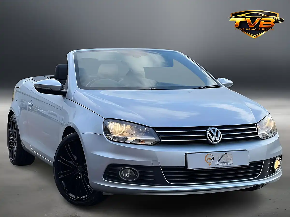 Used 2013 Volkswagen Eos Sport Reflex Silver - Front View