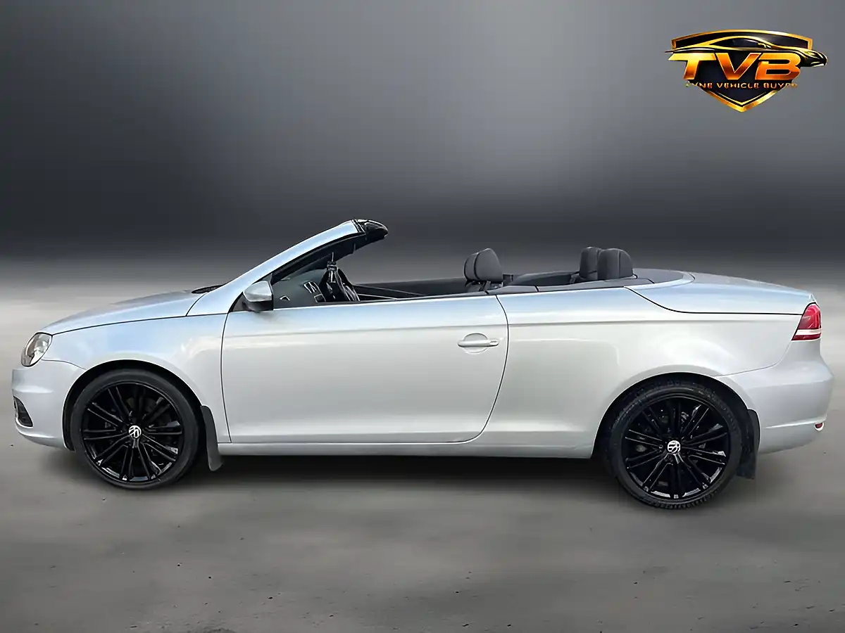 Used 2013 Volkswagen Eos Sport Reflex Silver - Interior and Exterior details 5