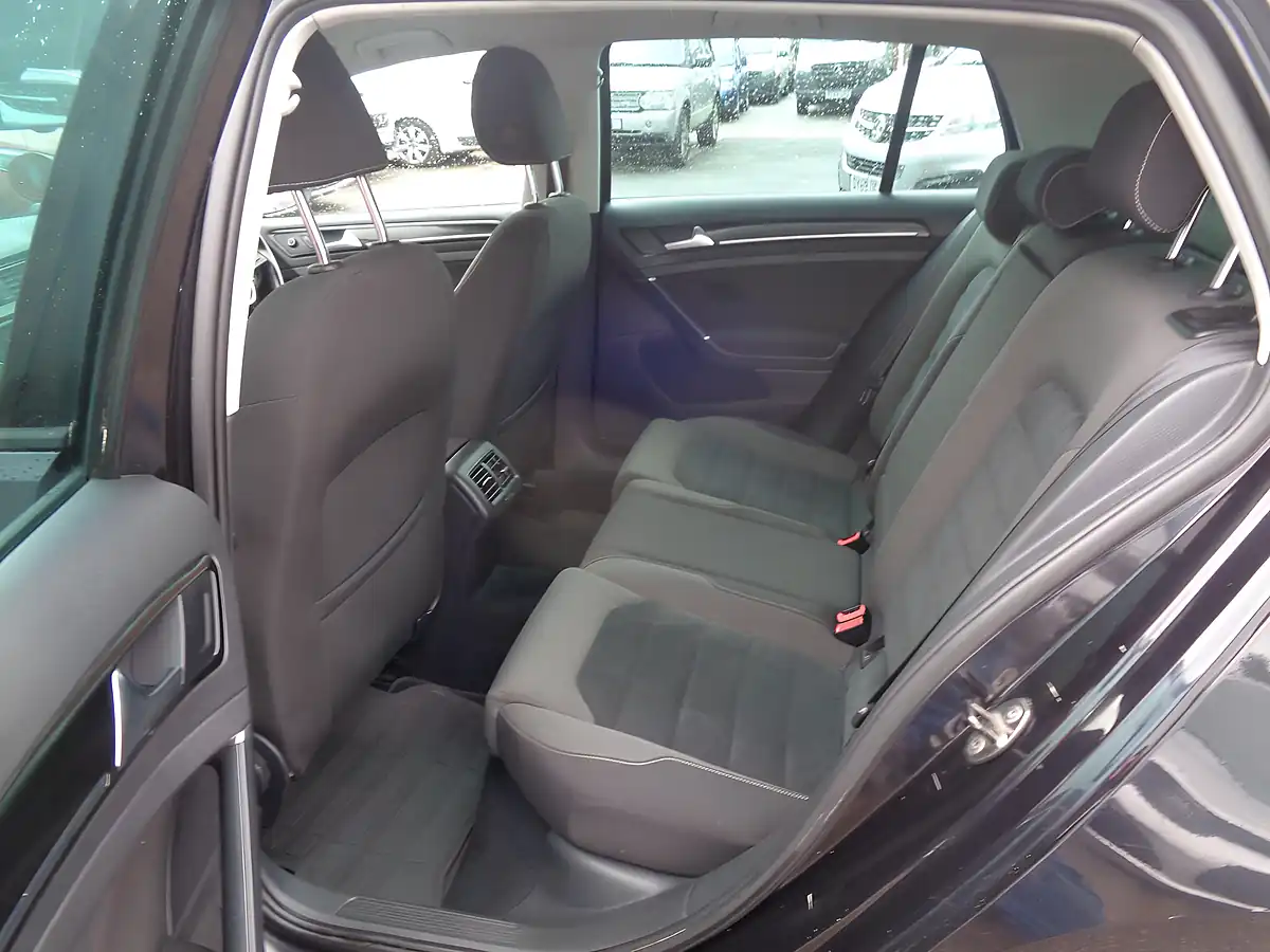 Used 2013 Volkswagen Golf Bluemotion Tech GT Black - Interior and Exterior details 11