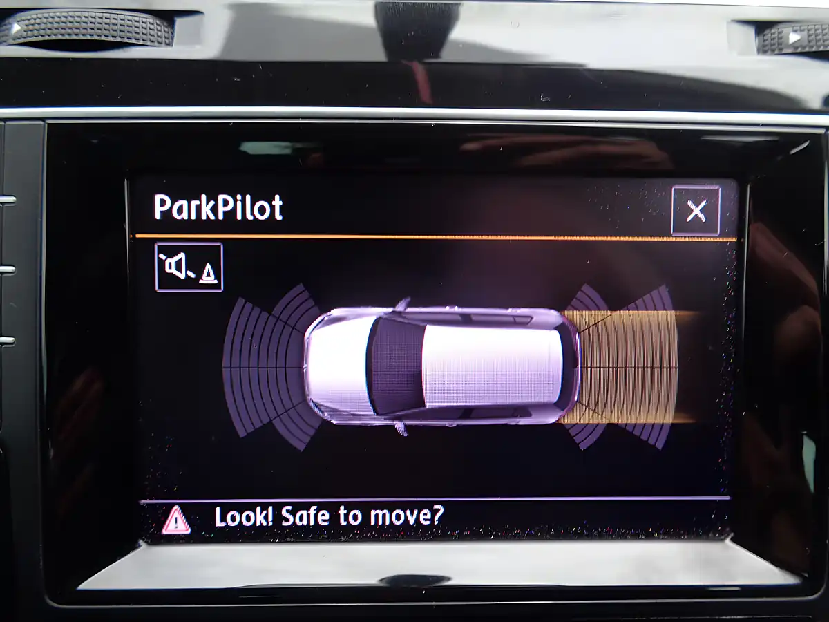 Used 2013 Volkswagen Golf Bluemotion Tech GT Black - Interior and Exterior details 15