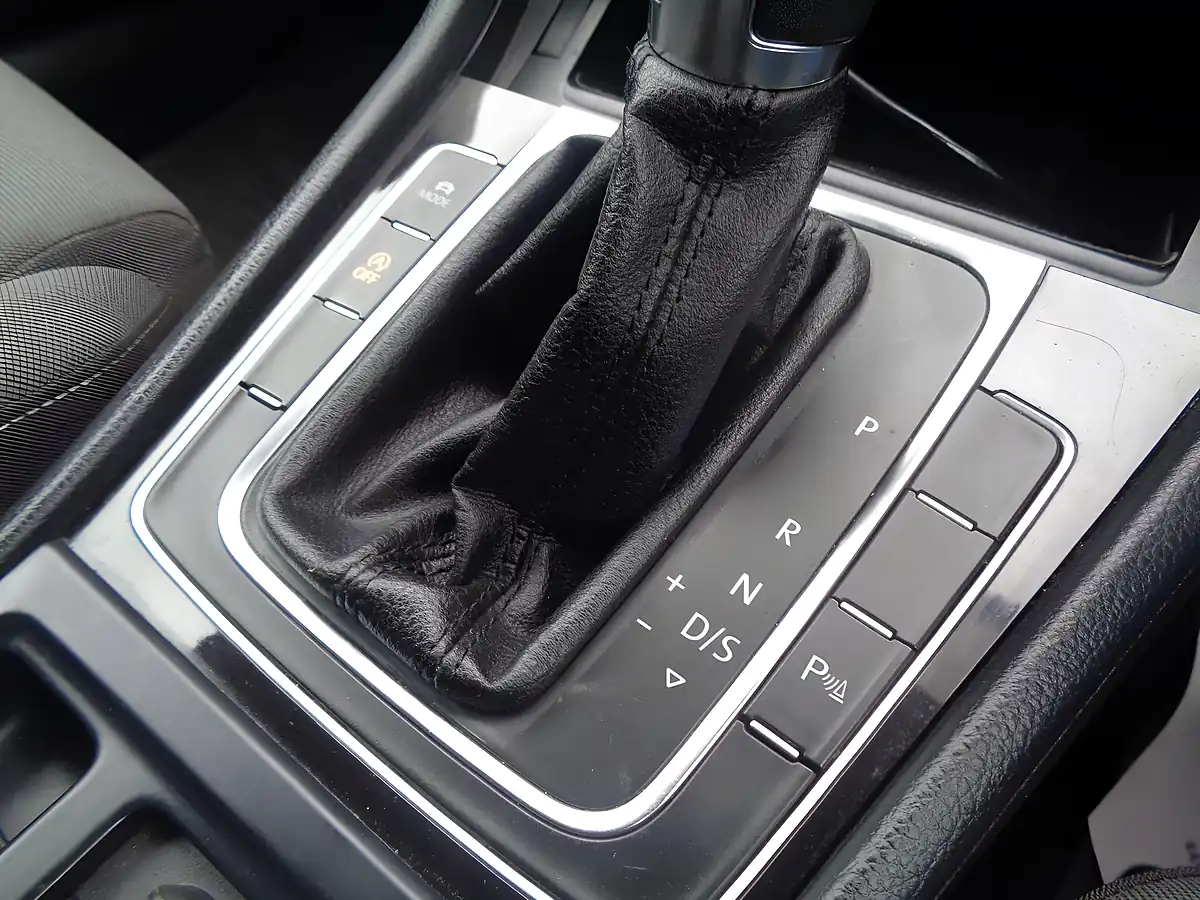 Used 2013 Volkswagen Golf Bluemotion Tech GT Black - Interior and Exterior details 18