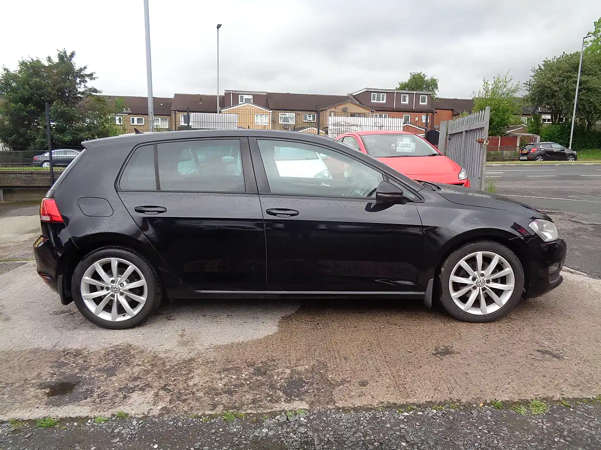 Used 2013 Volkswagen Golf Bluemotion Tech GT Black - Interior and Exterior details 3