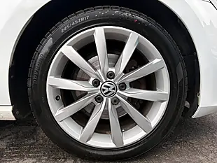 Used 2013 Volkswagen Golf Bluemotion Tech GT White - Interior and Exterior details 19