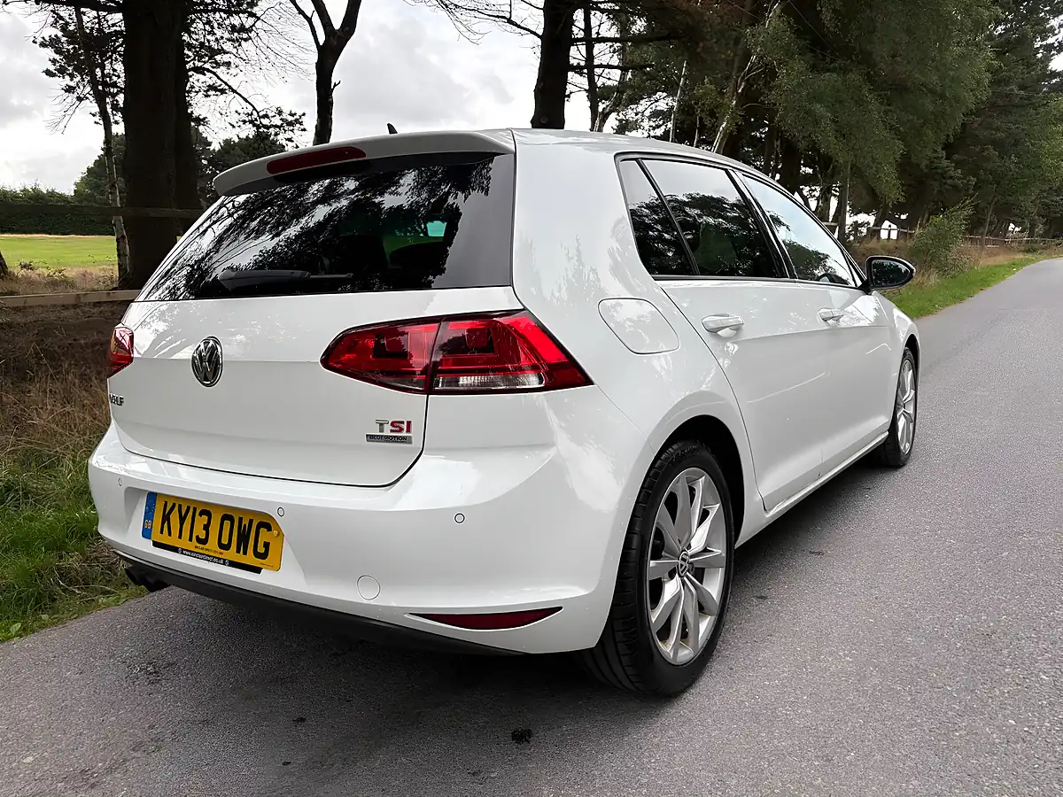 Used 2013 Volkswagen Golf Bluemotion Tech GT White - Interior and Exterior details 7
