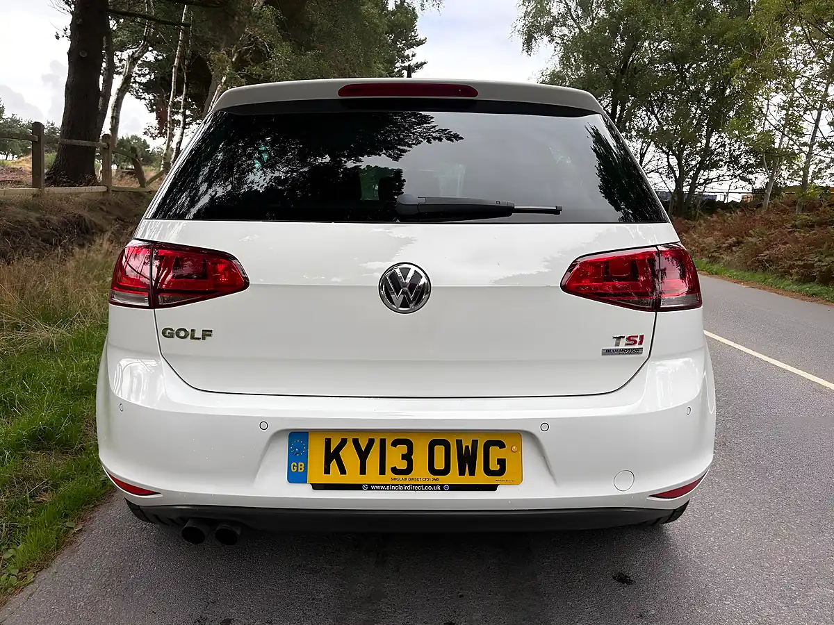 Used 2013 Volkswagen Golf Bluemotion Tech GT White - Interior and Exterior details 8