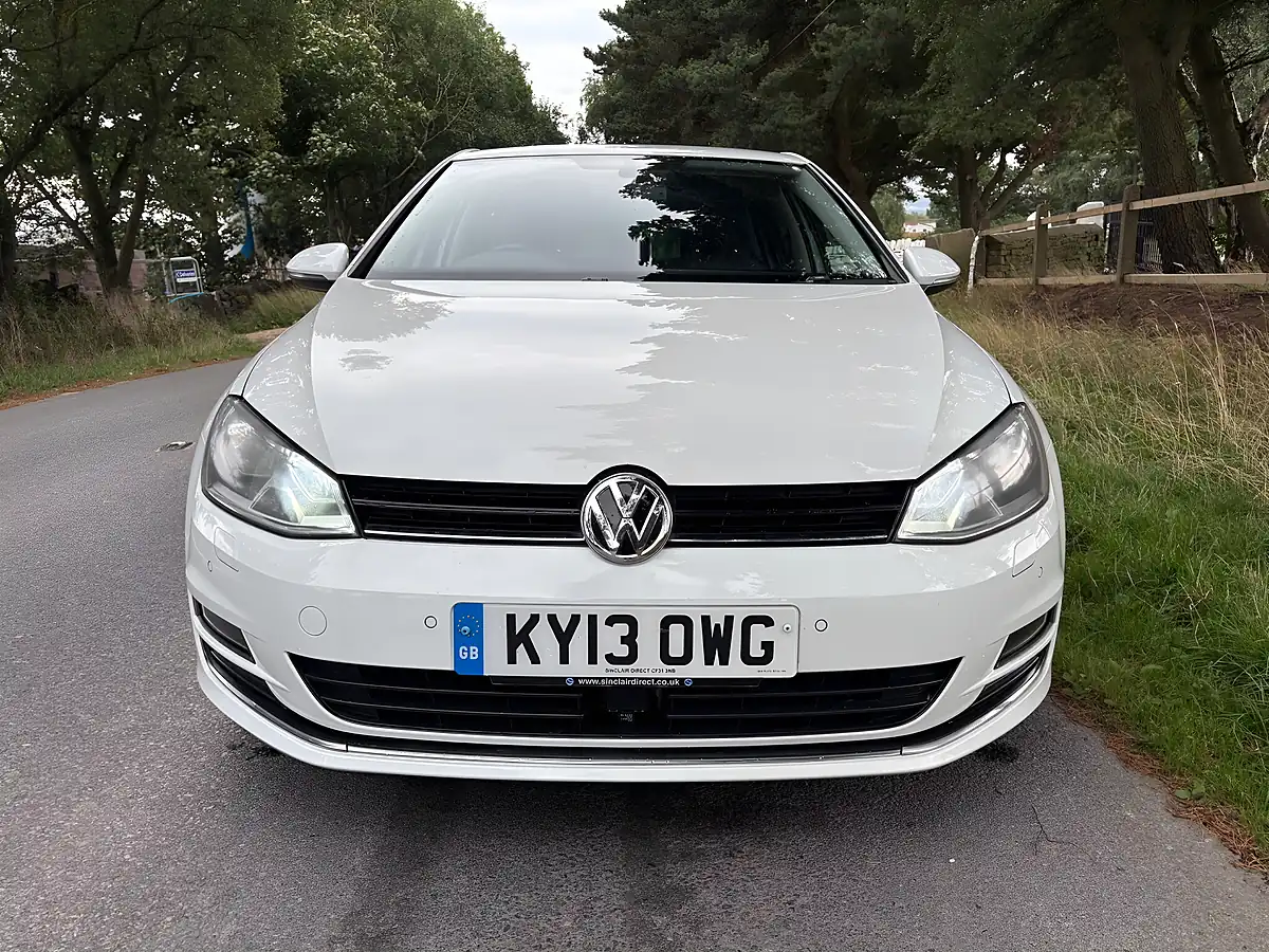 Used 2013 Volkswagen Golf Bluemotion Tech GT White - Interior and Exterior details 9