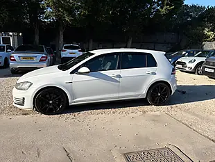 Used 2013 Volkswagen Golf Bluemotion Tech Gtd White - Interior and Exterior details 4