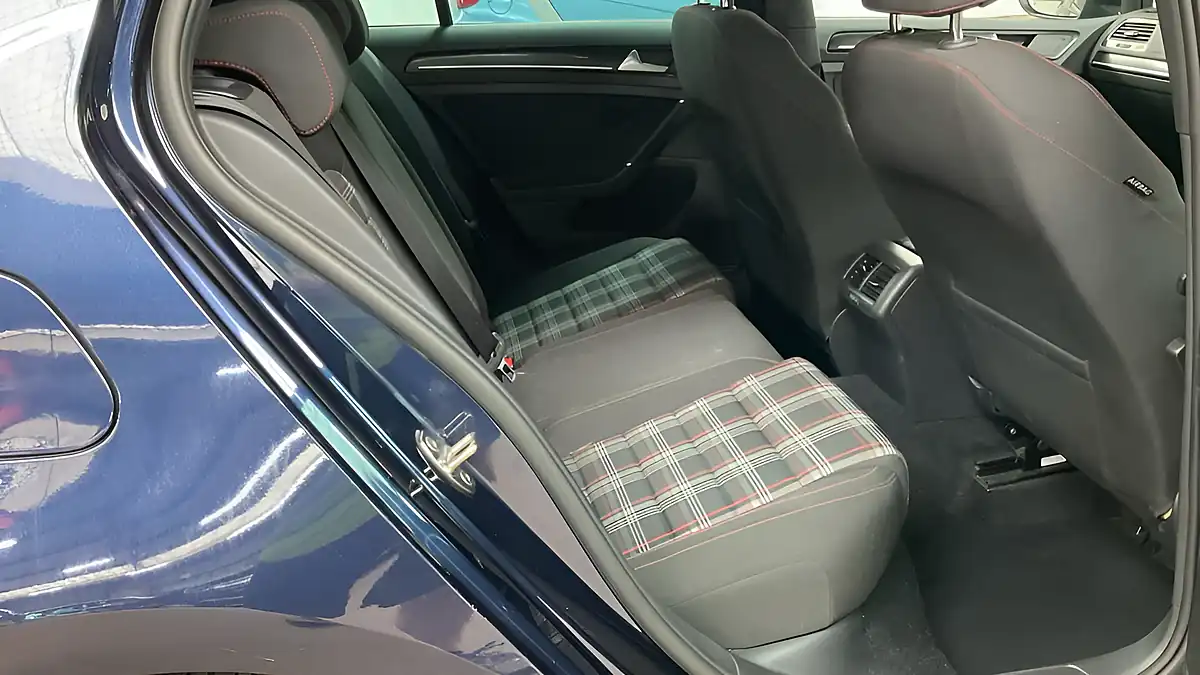 Used 2013 Volkswagen Golf Bluemotion Tech GTI Blue - Interior and Exterior details 10