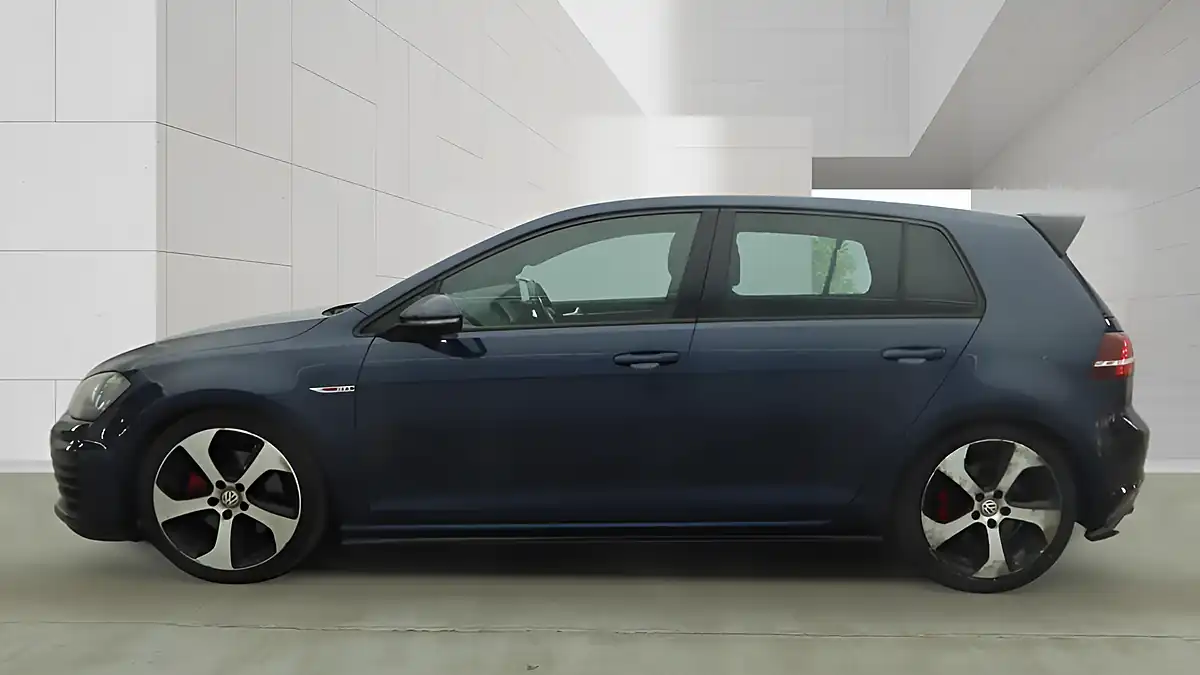 Used 2013 Volkswagen Golf Bluemotion Tech GTI Blue - Interior and Exterior details 6