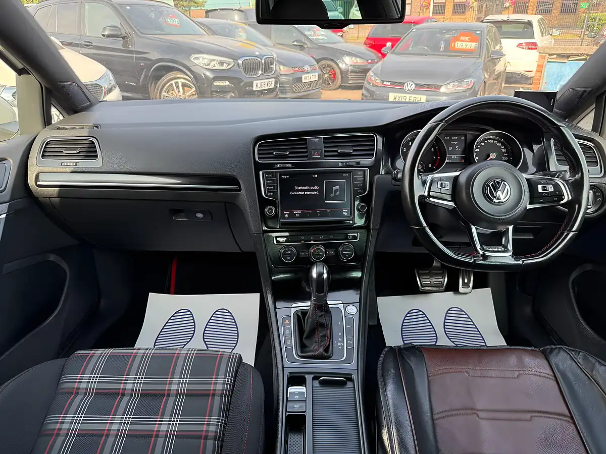 Used 2013 Volkswagen Golf Bluemotion Tech GTI White - Interior and Exterior details 3