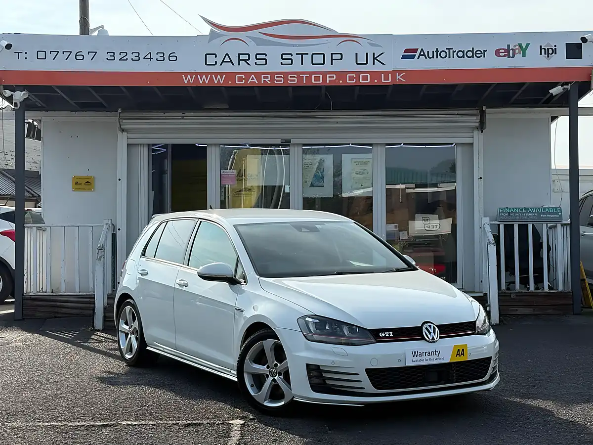 Used 2013 Volkswagen Golf Bluemotion Tech GTI White - Interior and Exterior details 5