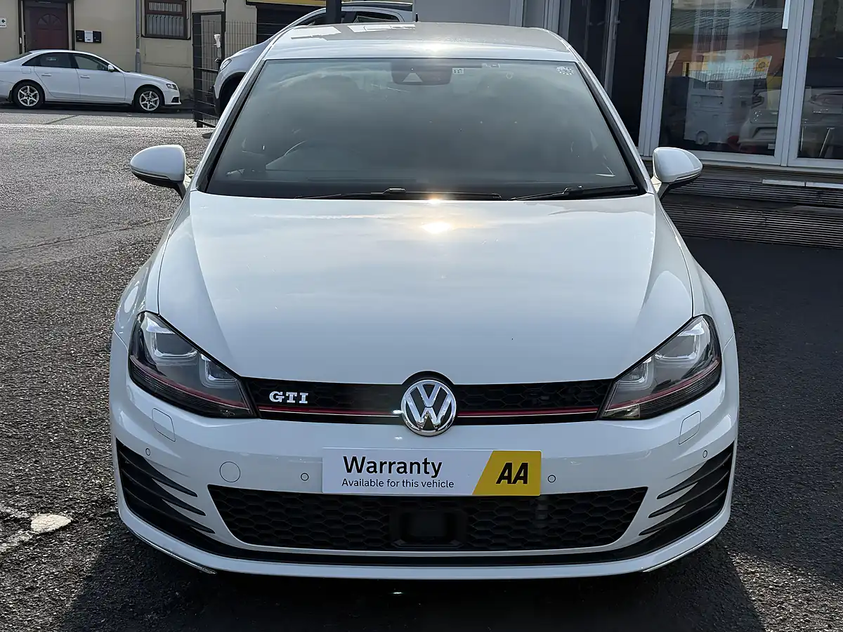 Used 2013 Volkswagen Golf Bluemotion Tech GTI White - Interior and Exterior details 8