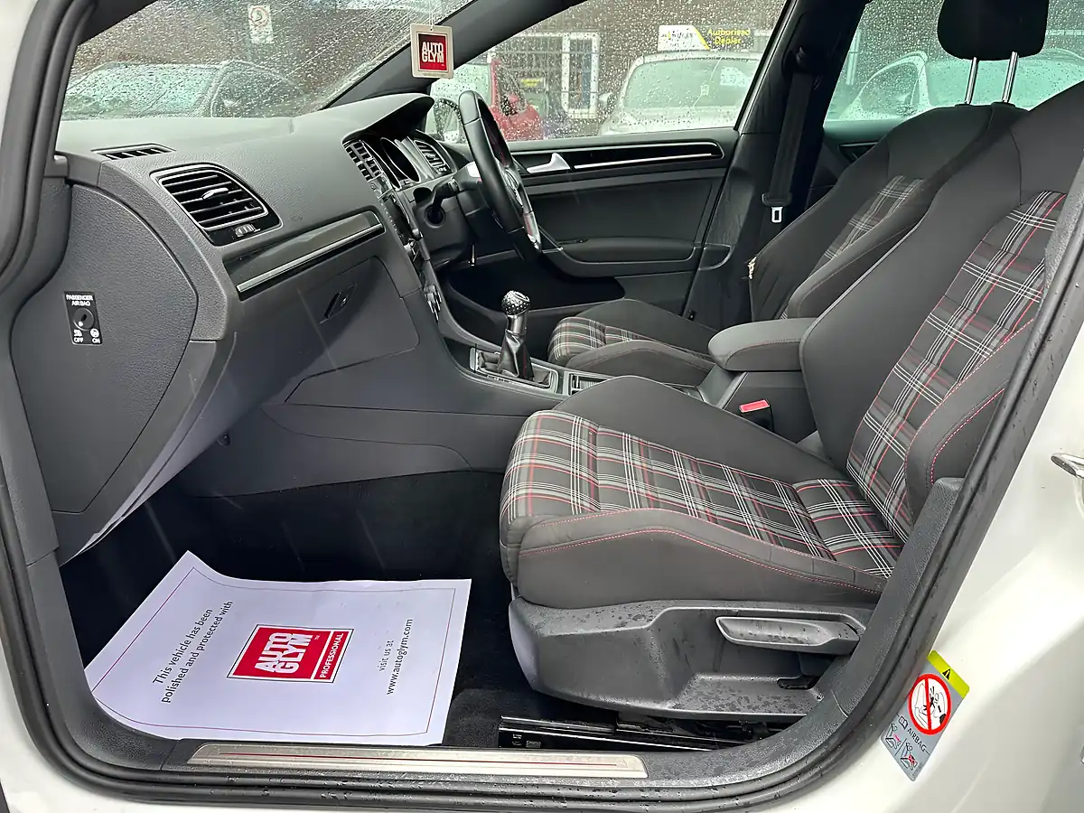 Used 2013 Volkswagen Golf Bluemotion Tech GTI White - Interior and Exterior details 12