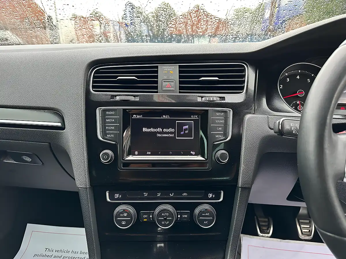 Used 2013 Volkswagen Golf Bluemotion Tech GTI White - Interior and Exterior details 14