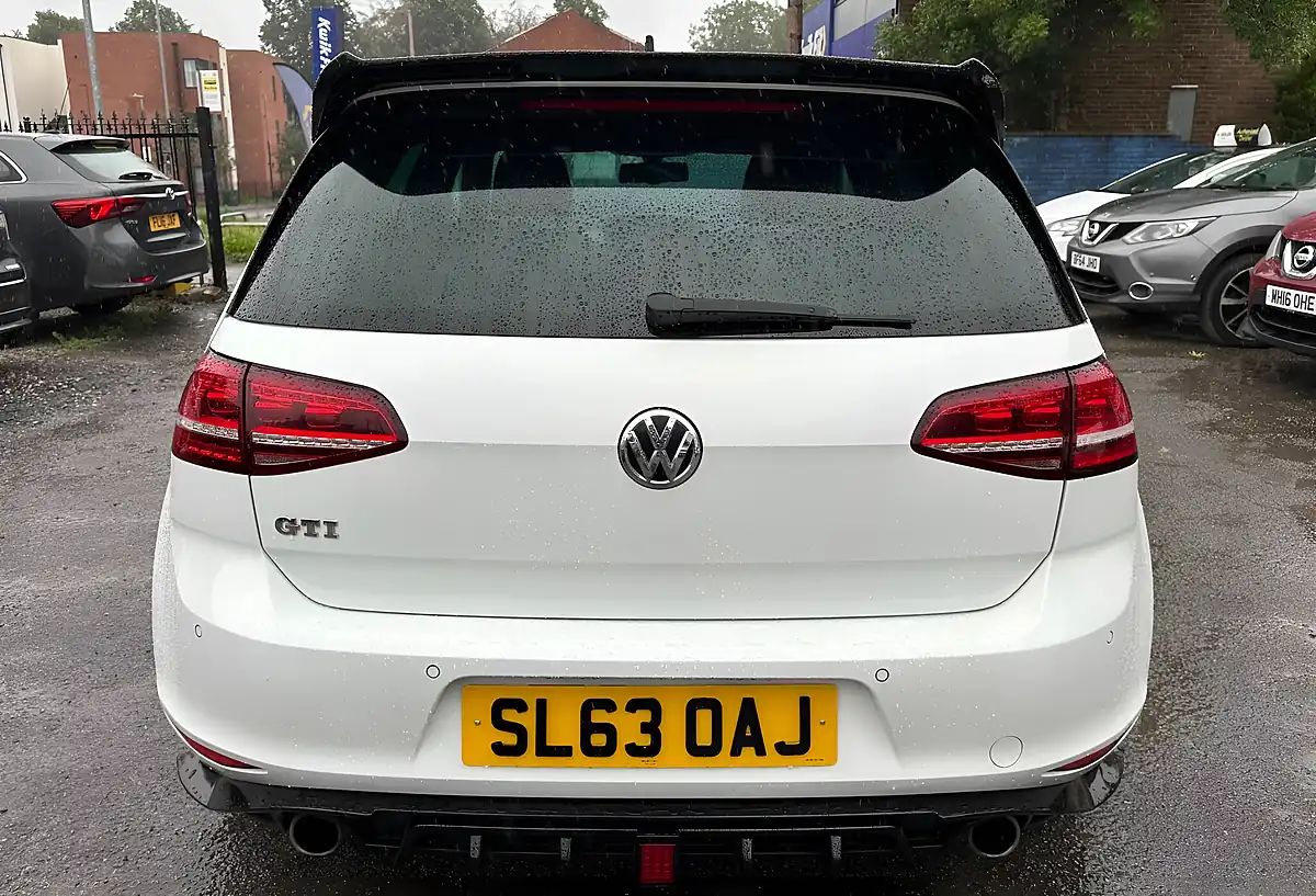 Used 2013 Volkswagen Golf Bluemotion Tech GTI White - Interior and Exterior details 6
