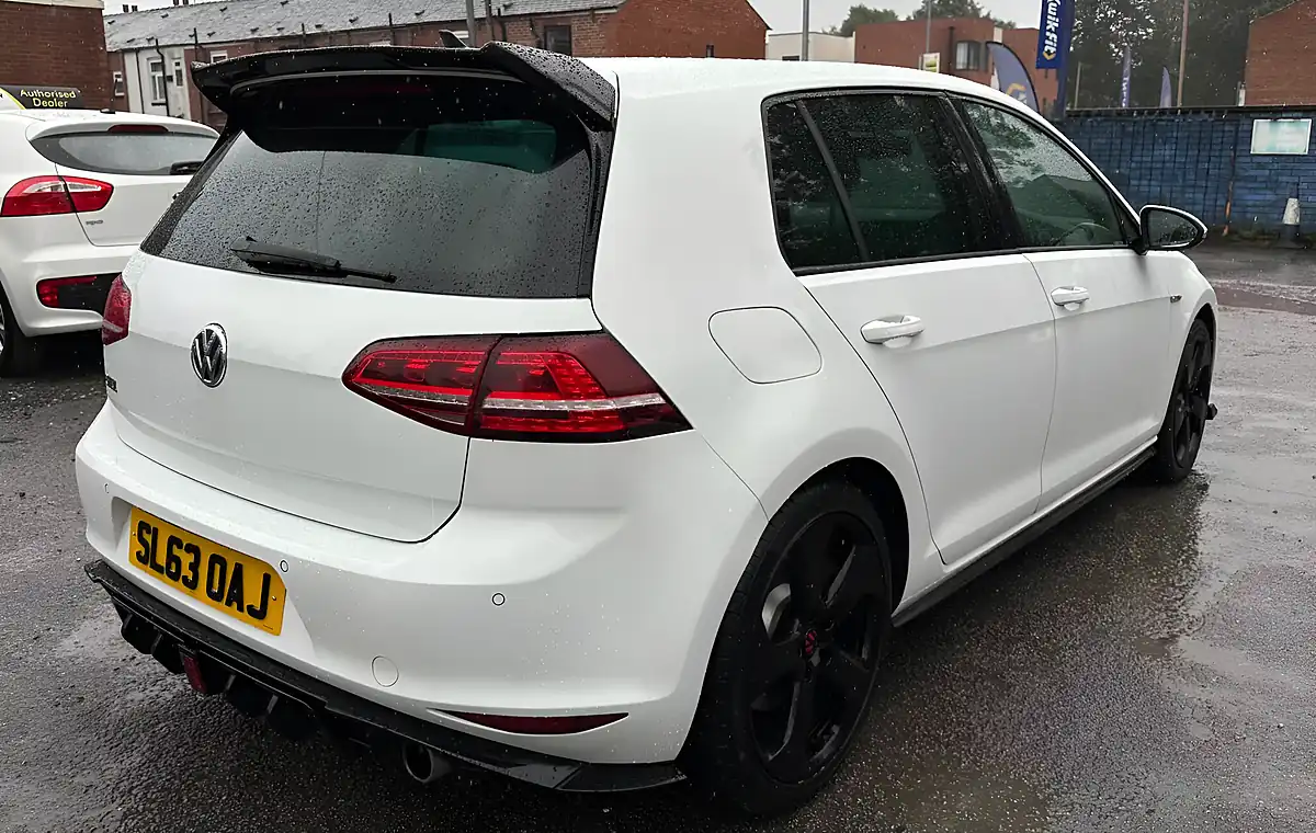 Used 2013 Volkswagen Golf Bluemotion Tech GTI White - Interior and Exterior details 7