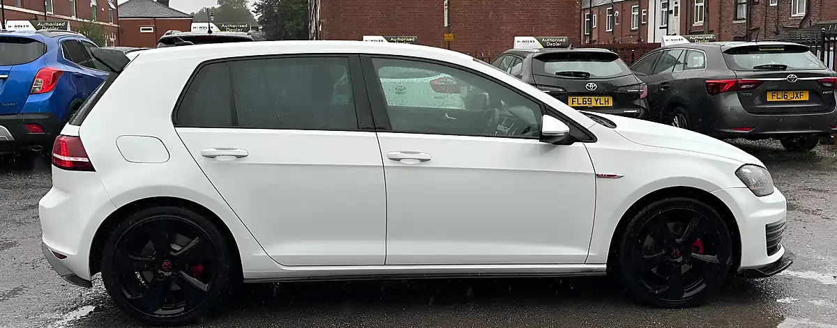 Used 2013 Volkswagen Golf Bluemotion Tech GTI White - Interior and Exterior details 8