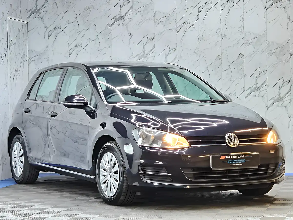 Used 2013 Volkswagen Golf Bluemotion Tech S Black - Front View