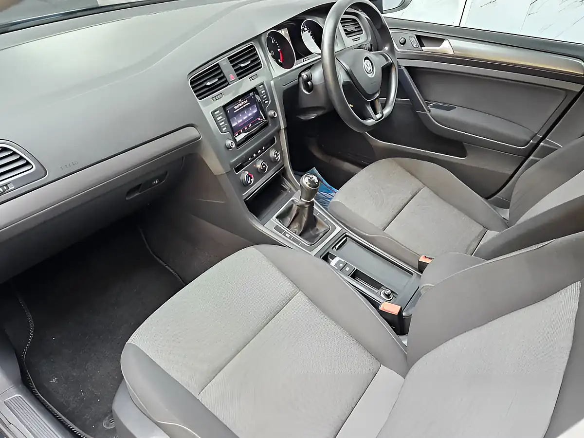 Used 2013 Volkswagen Golf Bluemotion Tech S Black - Interior and Exterior details 12