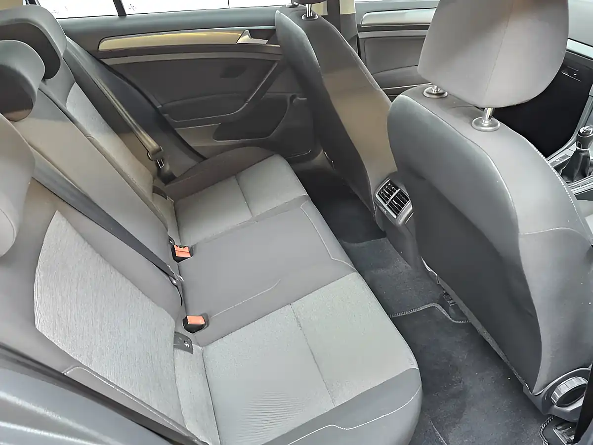 Used 2013 Volkswagen Golf Bluemotion Tech S Black - Interior and Exterior details 17