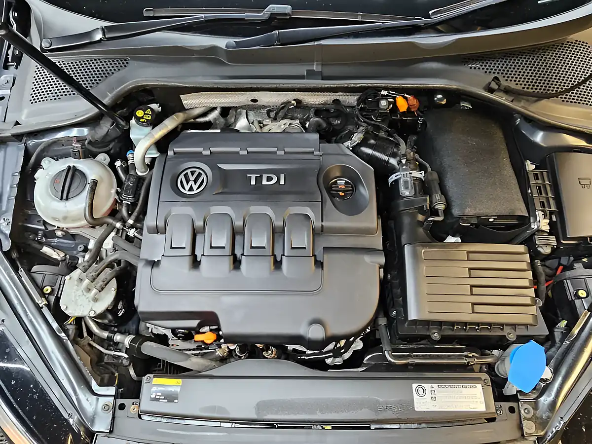 Used 2013 Volkswagen Golf Bluemotion Tech S Black - Interior and Exterior details 20