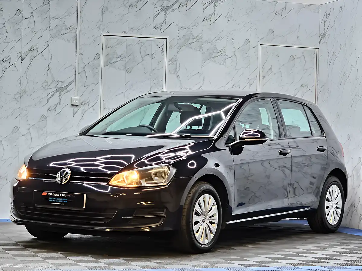 Used 2013 Volkswagen Golf Bluemotion Tech S Black - Interior and Exterior details 4