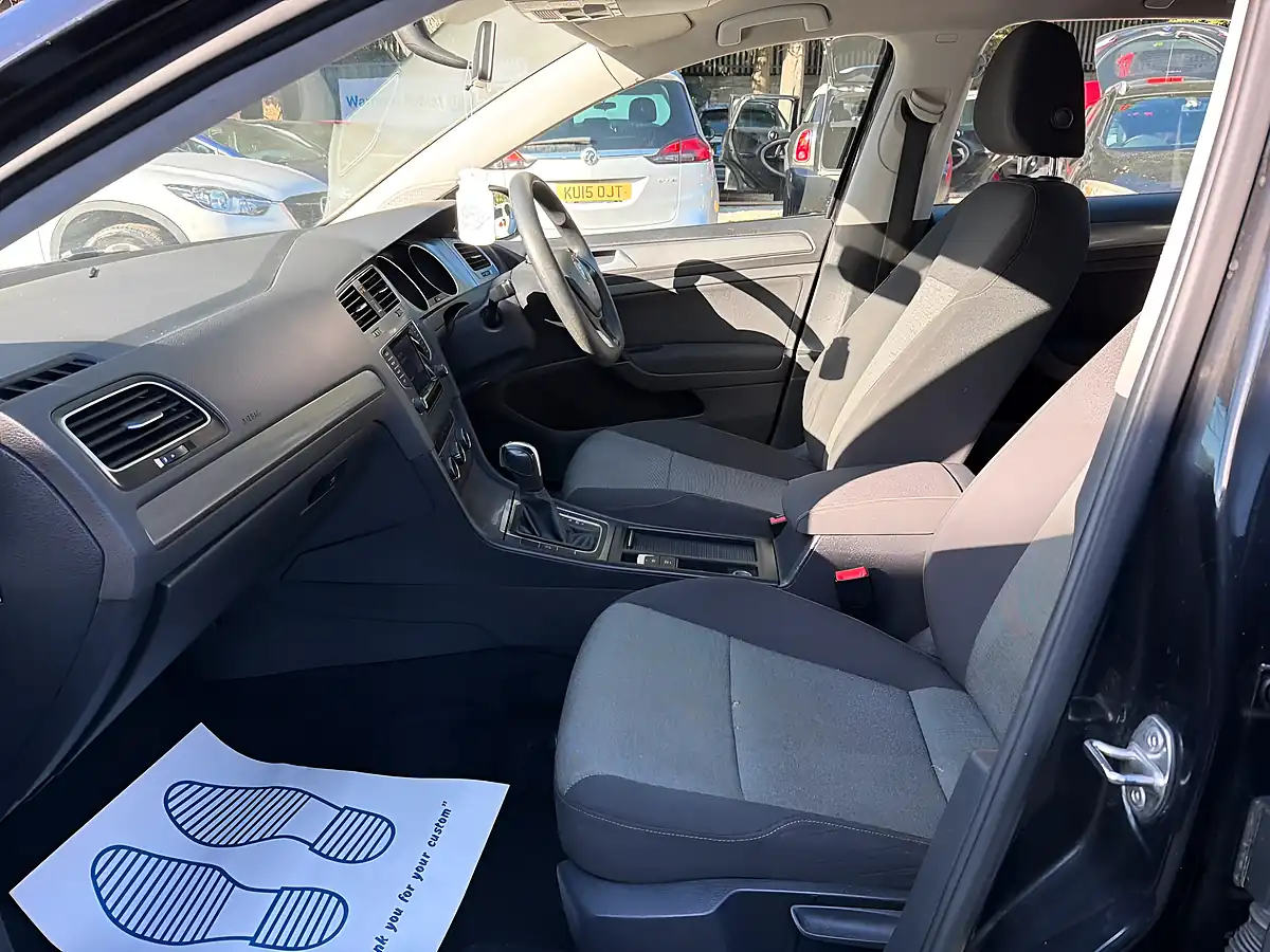 Used 2013 Volkswagen Golf Bluemotion Tech S Black - Interior and Exterior details 14