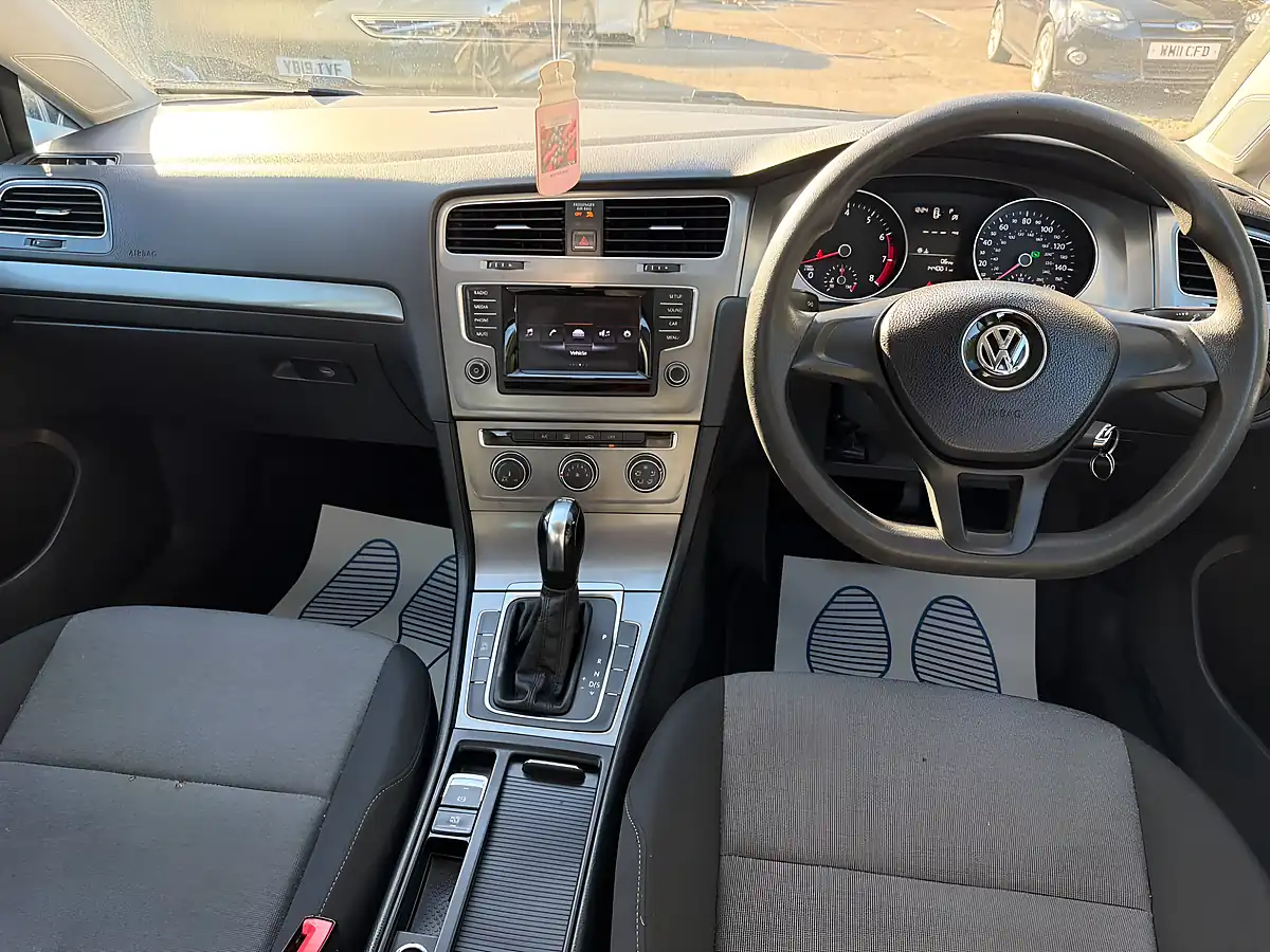 Used 2013 Volkswagen Golf Bluemotion Tech S Black - Interior and Exterior details 17