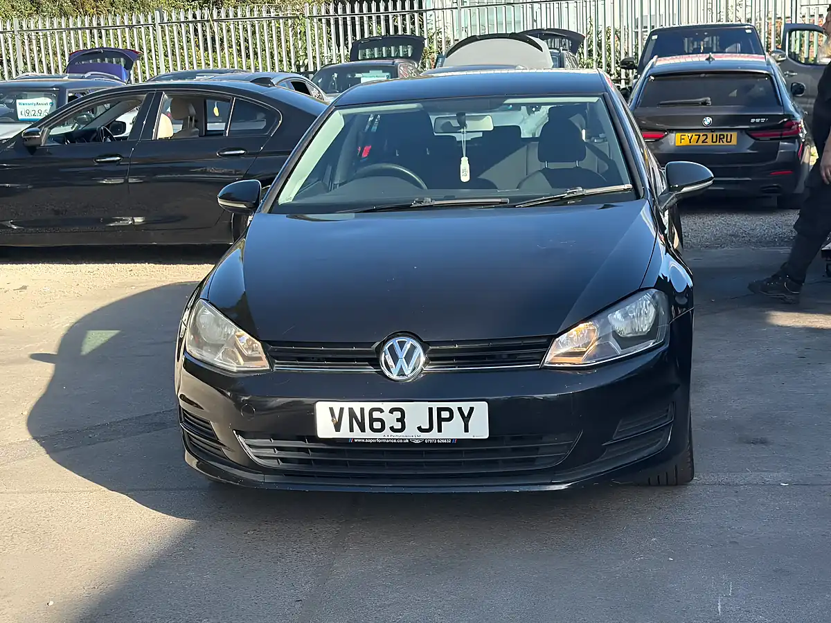 Used 2013 Volkswagen Golf Bluemotion Tech S Black - Interior and Exterior details 2