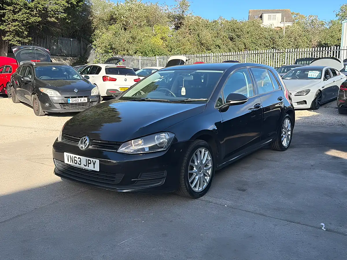 Used 2013 Volkswagen Golf Bluemotion Tech S Black - Interior and Exterior details 3