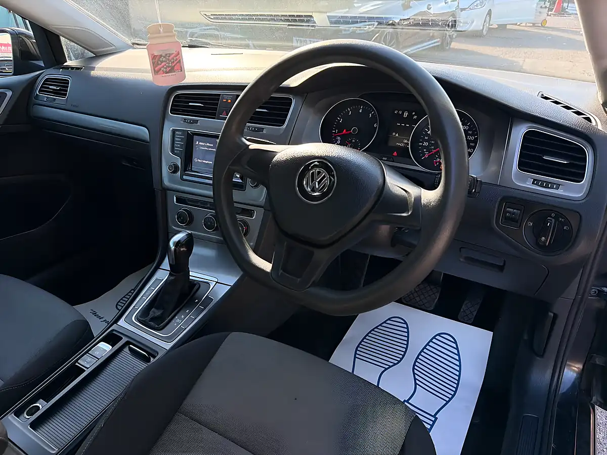 Used 2013 Volkswagen Golf Bluemotion Tech S Black - Interior and Exterior details 9