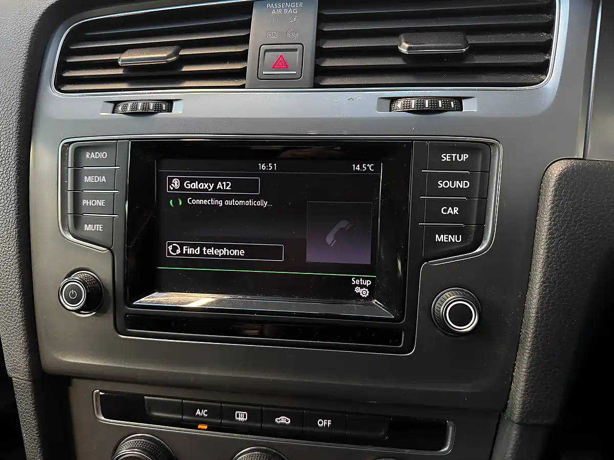 Used 2013 Volkswagen Golf Bluemotion Tech S Deep Black - Interior and Exterior details 11