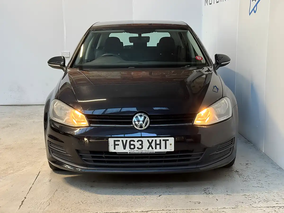 Used 2013 Volkswagen Golf Bluemotion Tech S Deep Black - Interior and Exterior details 2