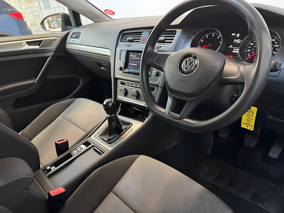 Used 2013 Volkswagen Golf Bluemotion Tech S Deep Black - Interior and Exterior details 3