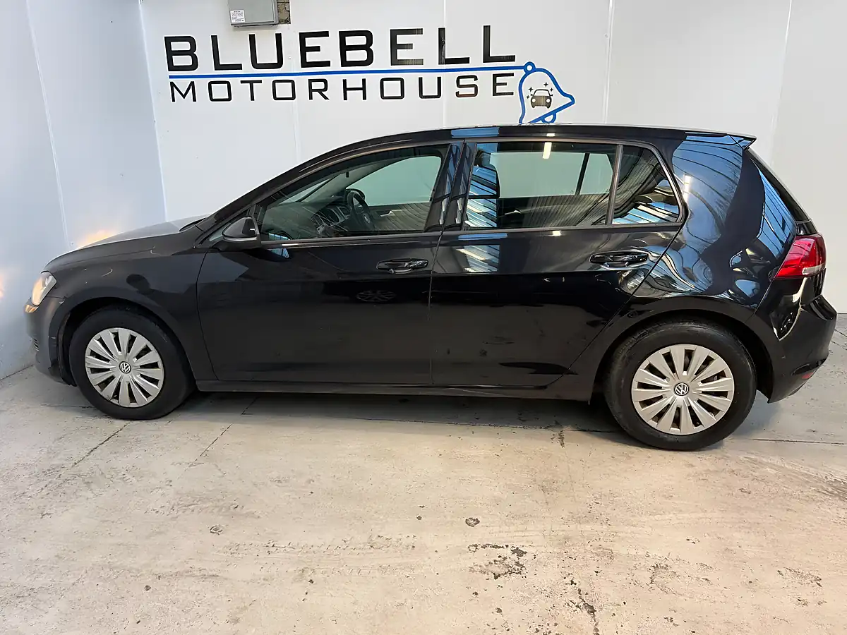 Used 2013 Volkswagen Golf Bluemotion Tech S Deep Black - Interior and Exterior details 6