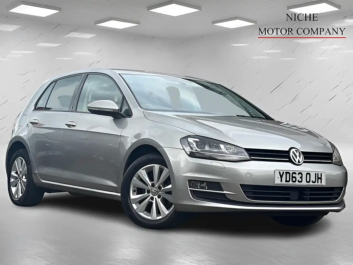 Used 2013 Volkswagen Golf Bluemotion Tech S Grey - Front View