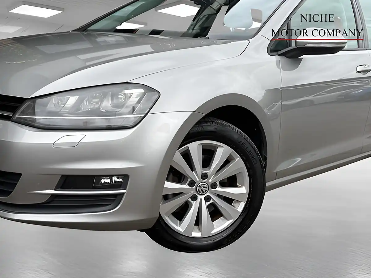 Used 2013 Volkswagen Golf Bluemotion Tech S Grey - Interior and Exterior details 11