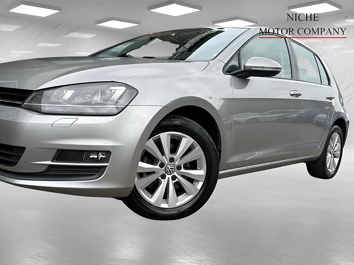 Used 2013 Volkswagen Golf Bluemotion Tech S Grey - Interior and Exterior details 12