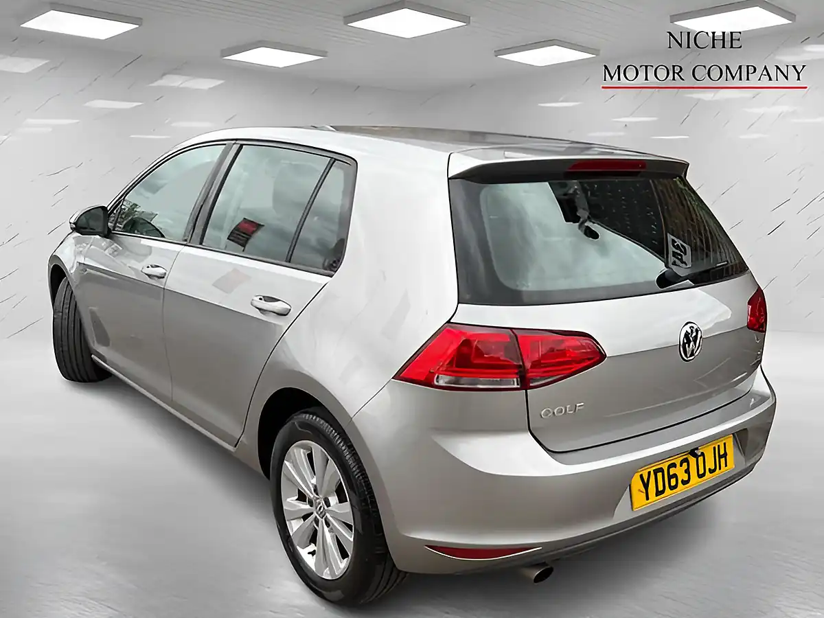 Used 2013 Volkswagen Golf Bluemotion Tech S Grey - Interior and Exterior details 17