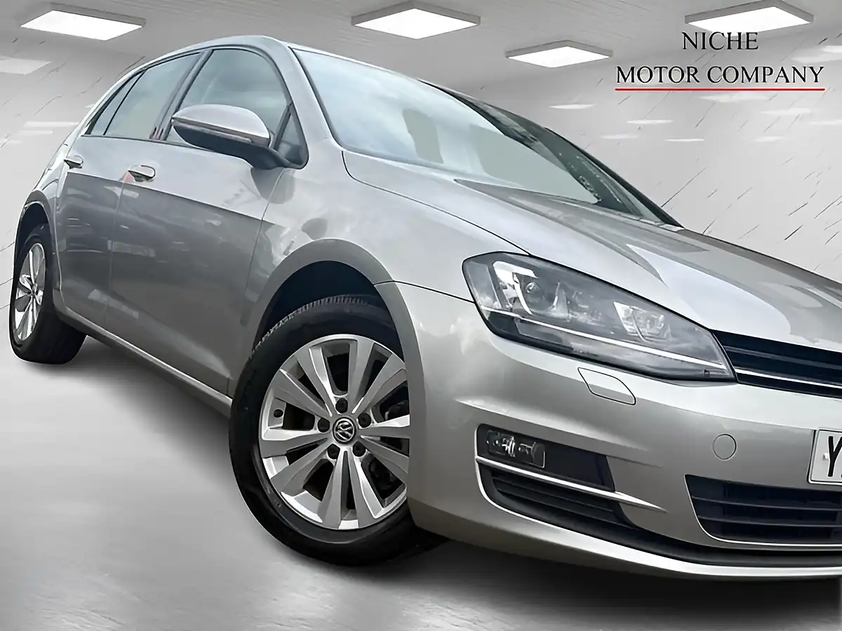 Used 2013 Volkswagen Golf Bluemotion Tech S Grey - Interior and Exterior details 18