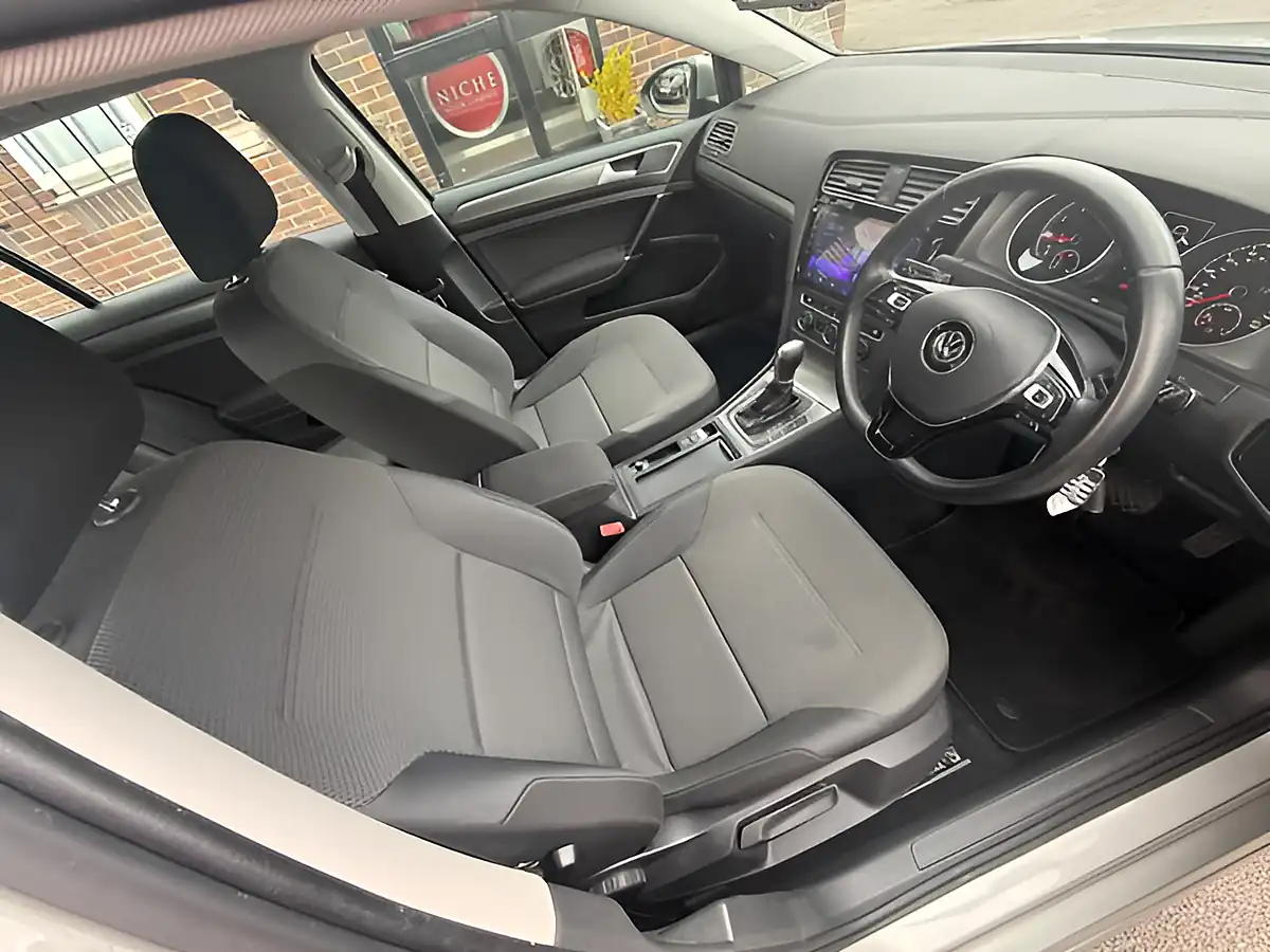 Used 2013 Volkswagen Golf Bluemotion Tech S Grey - Interior and Exterior details 20