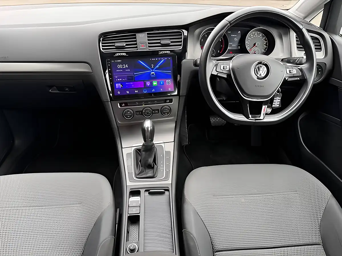Used 2013 Volkswagen Golf Bluemotion Tech S Grey - Interior and Exterior details 3