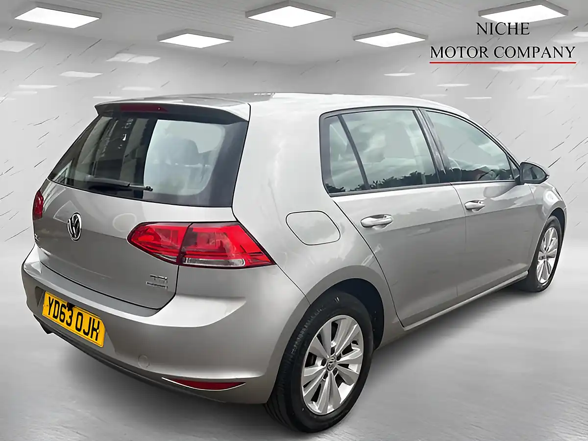 Used 2013 Volkswagen Golf Bluemotion Tech S Grey - Interior and Exterior details 5