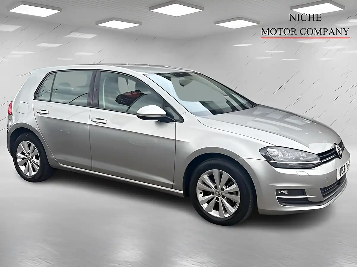 Used 2013 Volkswagen Golf Bluemotion Tech S Grey - Interior and Exterior details 7