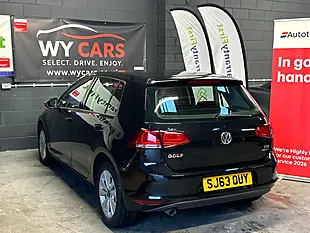 Used 2013 Volkswagen Golf Bluemotion Tech Se Black - Interior and Exterior details 4