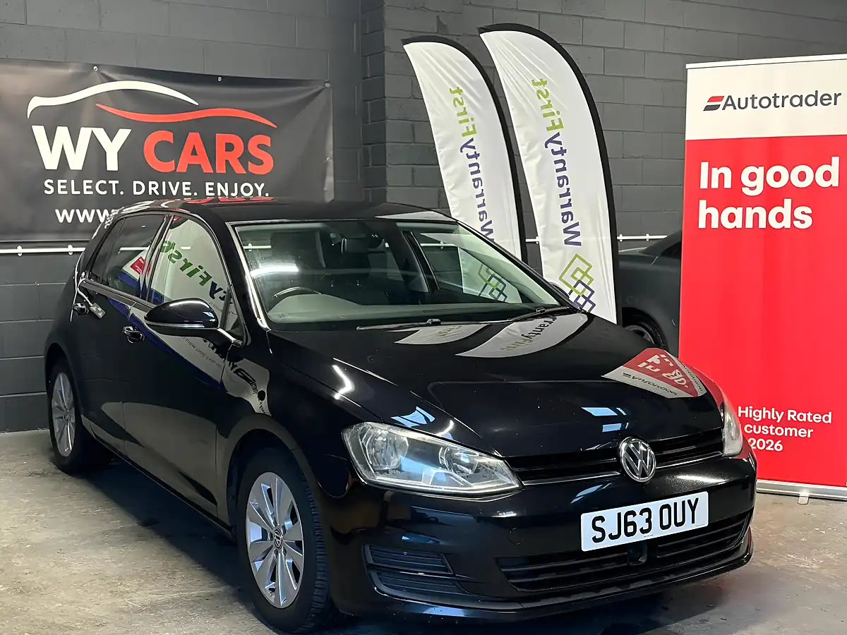 Used 2013 Volkswagen Golf Bluemotion Tech Se Black - Interior and Exterior details 5