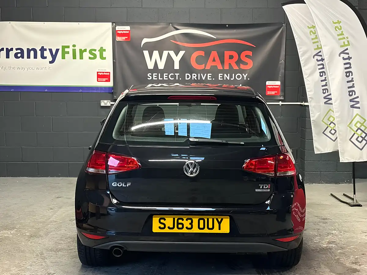 Used 2013 Volkswagen Golf Bluemotion Tech Se Black - Interior and Exterior details 6