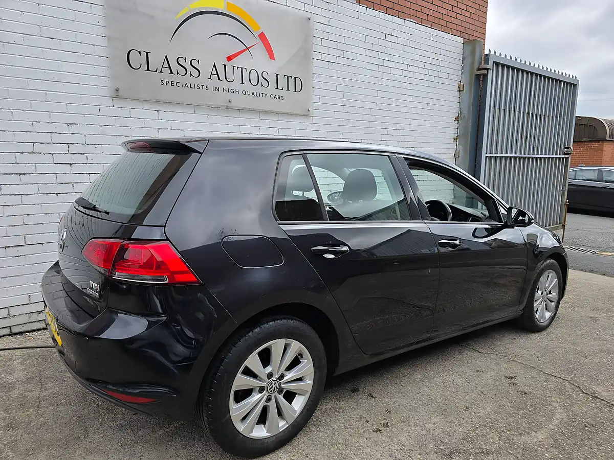 Used 2013 Volkswagen Golf Bluemotion Tech Se Black - Interior and Exterior details 11