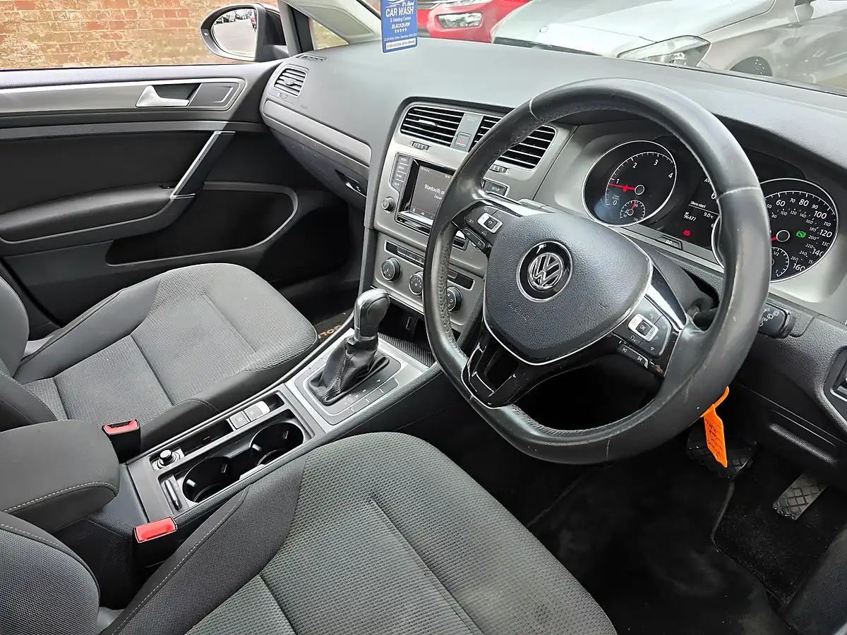 Used 2013 Volkswagen Golf Bluemotion Tech Se Black - Interior and Exterior details 13